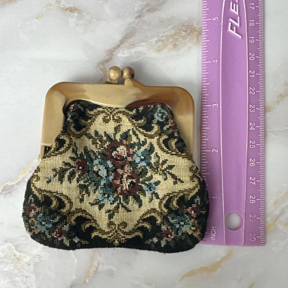 Vintage Petit Point Needlepoint Coin Purse Small Tapestry Roses Floral Pouch Sha - Picture 7 of 7
